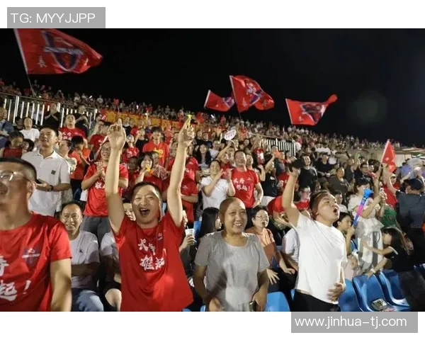 庆州市民热情支持家乡球队迎战江陵全力争胜展现团结精神